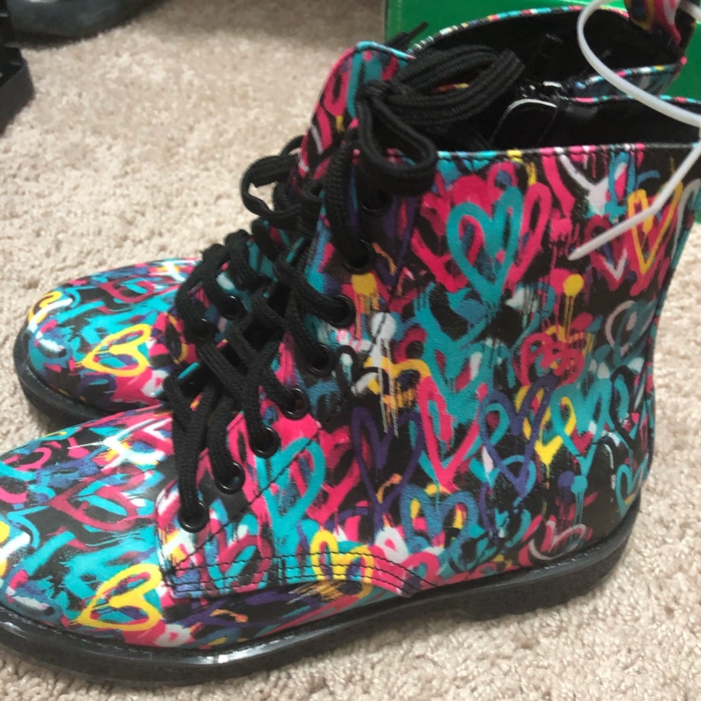 NWT girls zip up boots size 2